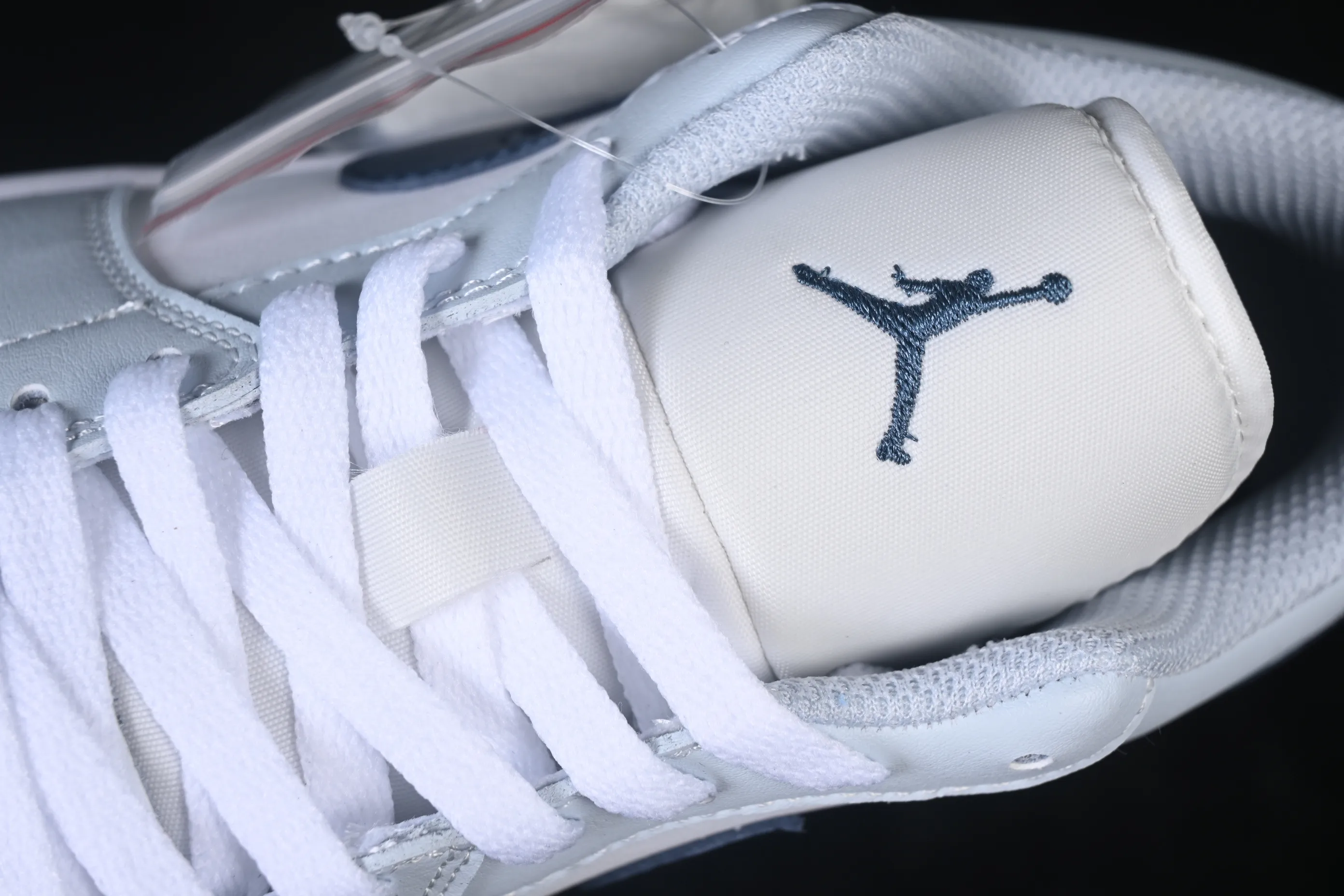 All categories Air Jordan Jordan series basketball shoes Air Jordan 1 Low Air Jordan 1 Low AJ1 Joe 1 white gray blue hook low-top retro cultural basketball shoes 553558-400